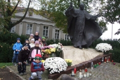 Wspominamy-dzien-Wszystkich-Swietych-i-modlimy-sie-za-zmarlych-30.10-9