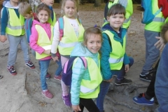 Wycieczka-do-lasu-Sloneczka-11.10-6