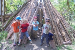 Wycieczka-do-Osady-Traperskiej-w-Bolechowku-grupa-Promyczki-i-Aniolki-11.05-11