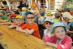 Wycieczka-do-Osady-Traperskiej-w-Bolechowku-grupa-Promyczki-i-Aniolki-11.05-23