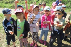 Wycieczka-do-Osady-Traperskiej-w-Bolechowku-grupa-Promyczki-i-Aniolki-11.05-8