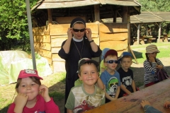 Wycieczka-do-Osady-Traperskiej-w-Bolechowku-grupa-Promyczki-i-Aniolki-11.05-9