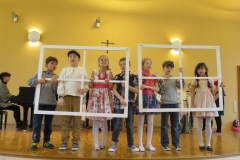 Wycieczka-do-szkoly-katedralnej-na-przedstawienie-pt.-Emilek-22.02-3