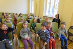 Wycieczka-do-szkoly-katedralnej-na-przedstawienie-pt.-Emilek-22.02-8