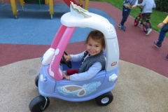 Zabawy-dzieci-w-ogrodzie-6