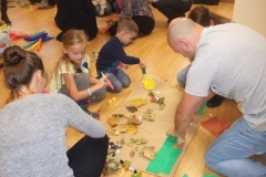 Zabawy-integracyjne-z-Rodzicami-grupa-Promyczki-i-Boze-Duszki-15.10-16