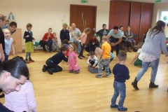 Zabawy-integracyjne-z-Rodzicami-grupa-Promyczki-i-Boze-Duszki-15.10-21