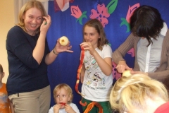Zabawy-integracyjne-z-Rodzicami-grupa-Promyczki-i-Boze-Duszki-15.10-3