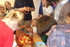 Zabawy-integracyjne-z-Rodzicami-grupa-Promyczki-i-Boze-Duszki-15.10-31