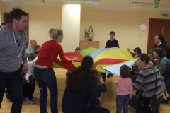 Zabawy-integracyjne-z-Rodzicami-grupa-Promyczki-i-Boze-Duszki-15.10-38