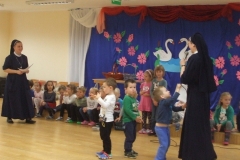 Zabawy-integracyjne-z-Rodzicami-grupa-Promyczki-i-Boze-Duszki-15.10-7