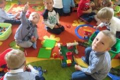 Zabawy-na-placu-zabaw-05.09-4