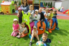 ZABAWY-W-OGRODZIE-PRZEDSZKOLNYM-23.06-12