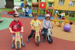 ZABAWY-W-OGRODZIE-PRZEDSZKOLNYM-23.06-15