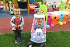 Zabawy-w-ogrodzie-przedszkolnym-4