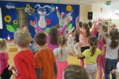 Zabawy-z-zajaczkiem-4