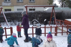 Zimowe-zabawy-w-ogrodzie-06.02-12
