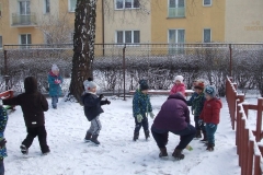 Zimowe-zabawy-w-ogrodzie-06.02-2