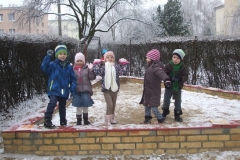 Zimowe-zabawy-w-ogrodzie-06.02-26