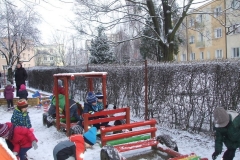 Zimowe-zabawy-w-ogrodzie-06.02-3